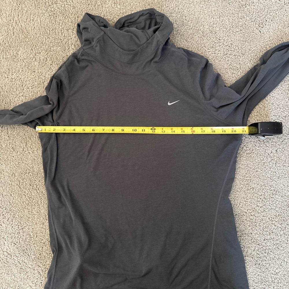 🖤 Nike Women’s Long Sleeve Training Top – Size XL